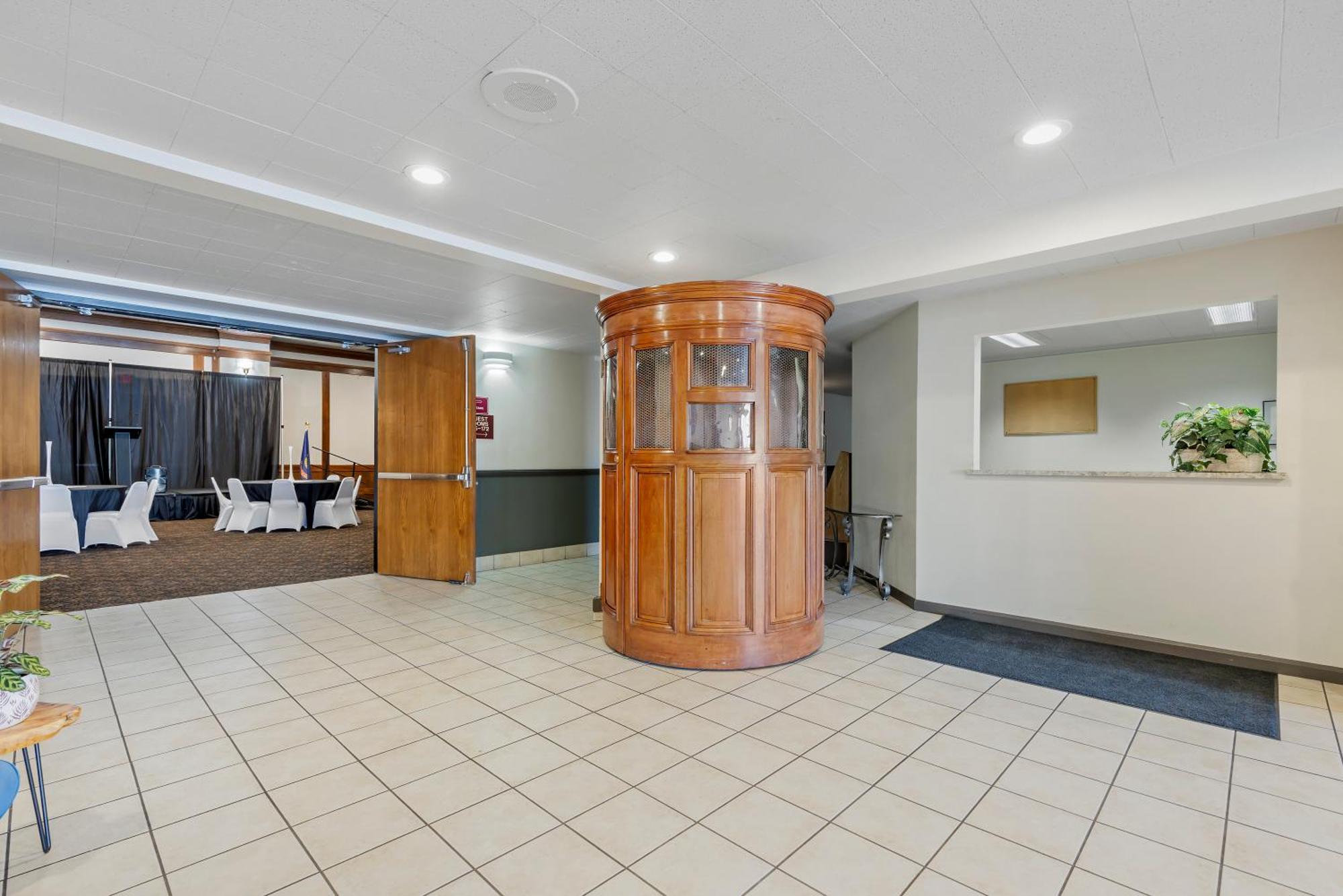 Seaport Inn & Suites Lewiston Εξωτερικό φωτογραφία